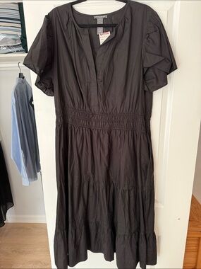 Chelsea & Theodore Black Short-Sleeve Tiered Midi Dress